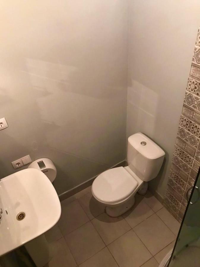安布罗劳里 Ambrosador旅馆 外观 照片
