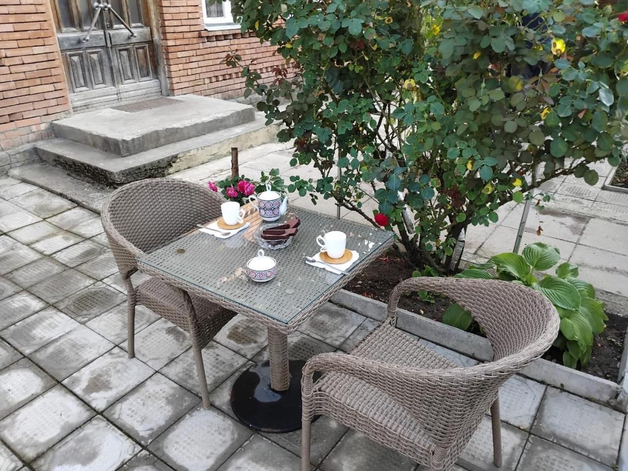 安布罗劳里 Ambrosador旅馆 外观 照片